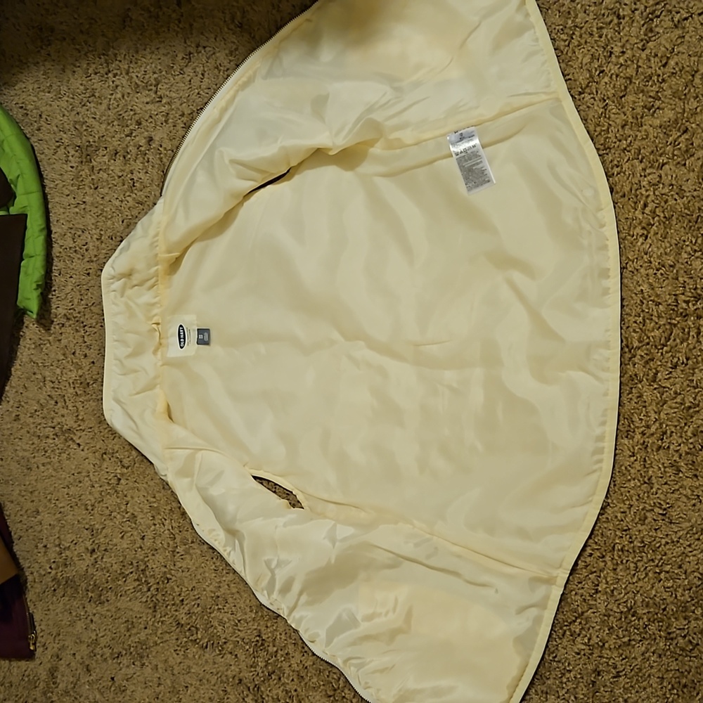 Old Navy puffer vest! - Picture 7 of 10